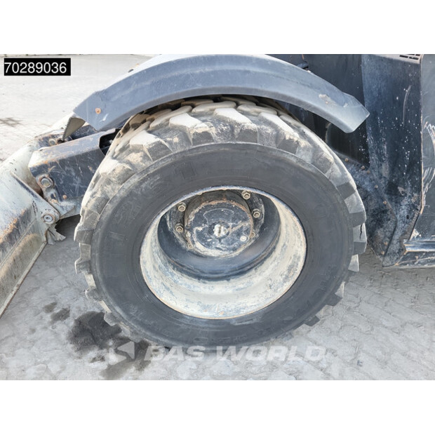 2017 جيه سي بي HD110W-45107675