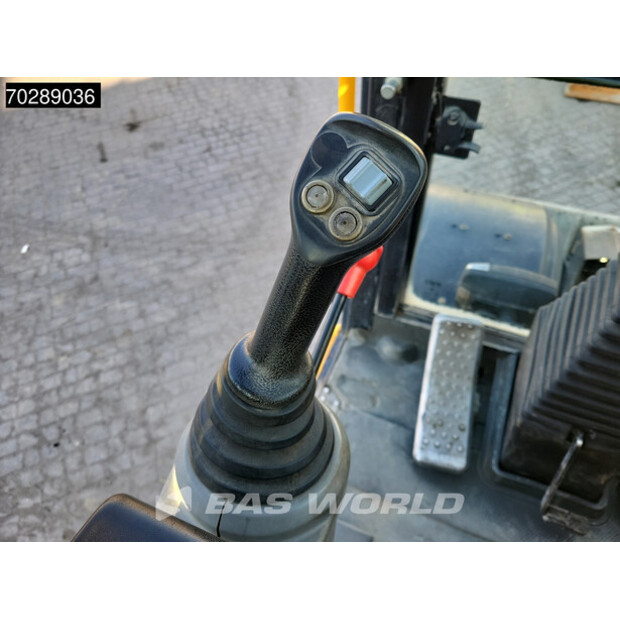 2017 جيه سي بي HD110W-45107679