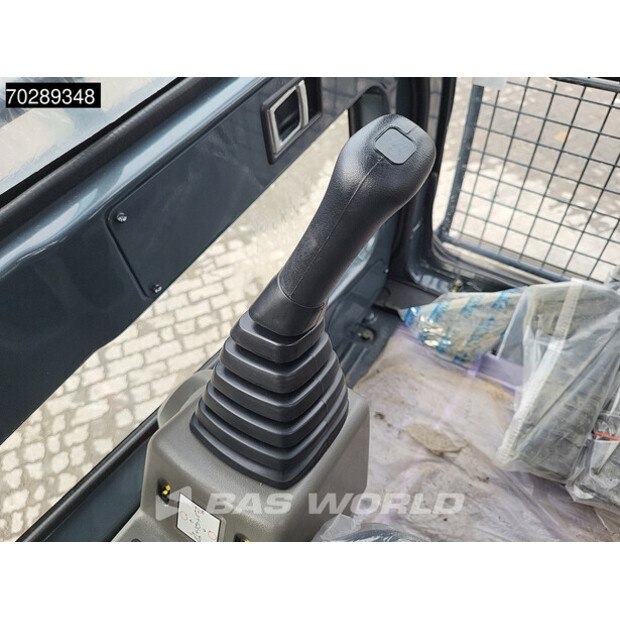 2025 هيونداي R210-45108693