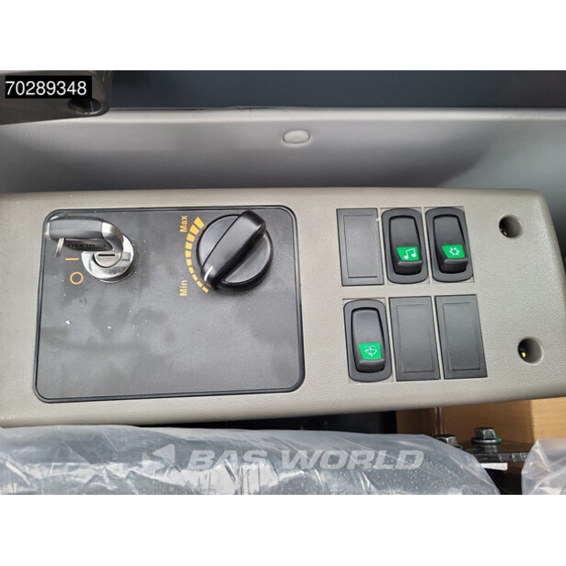 2025 هيونداي R210-45108697