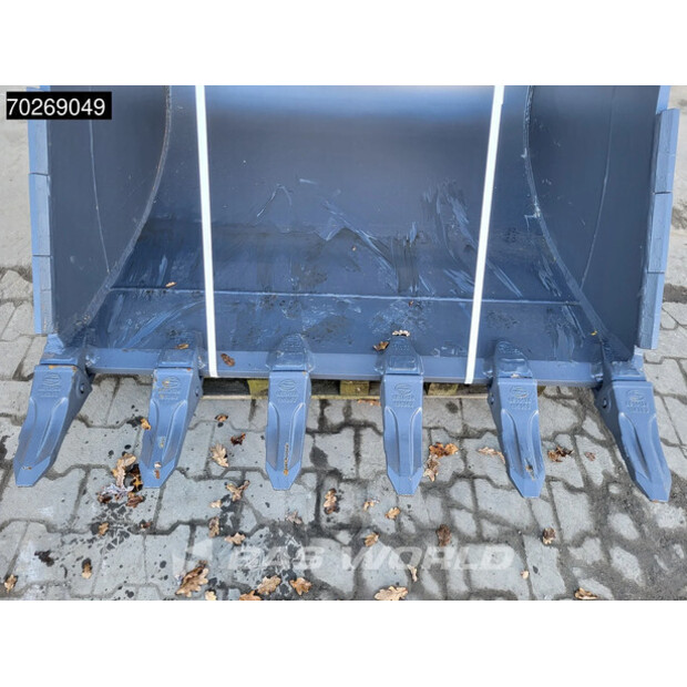 2024 ستريك لاند S70-45108758