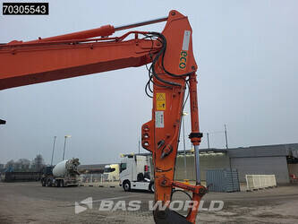 2017-hitachi-zx210lc-6-1408788-45108868