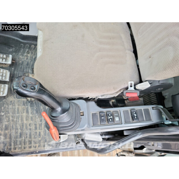 2017 Hitachi ZX210LC-6-45108884