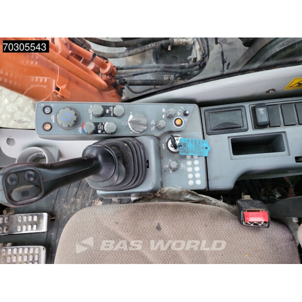 2017 Hitachi ZX210LC-6-45108885