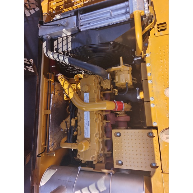 2024 Caterpillar 324D2L-45109749