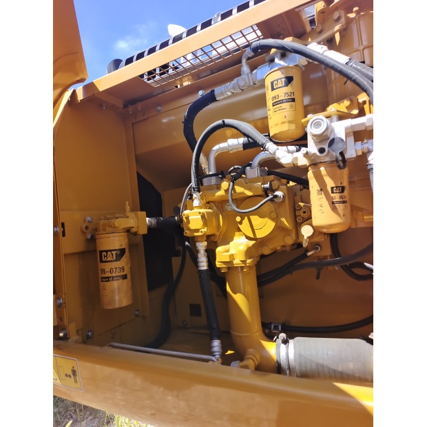 2024 Caterpillar 324D2L-45109755