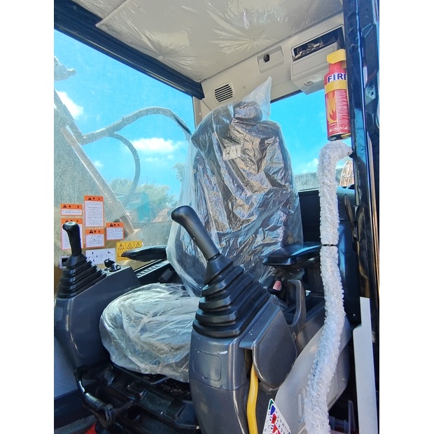 2024 Caterpillar 324D2L-45109757