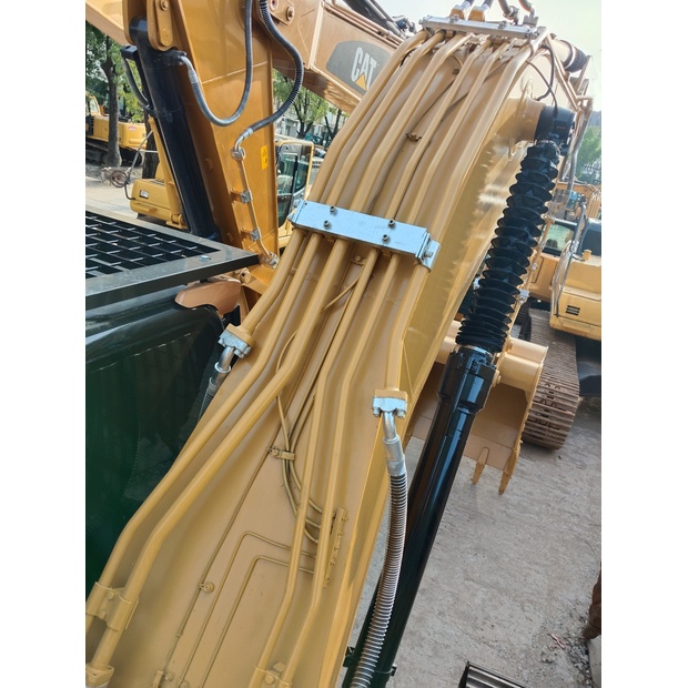 2024 Caterpillar 330GC-45110057