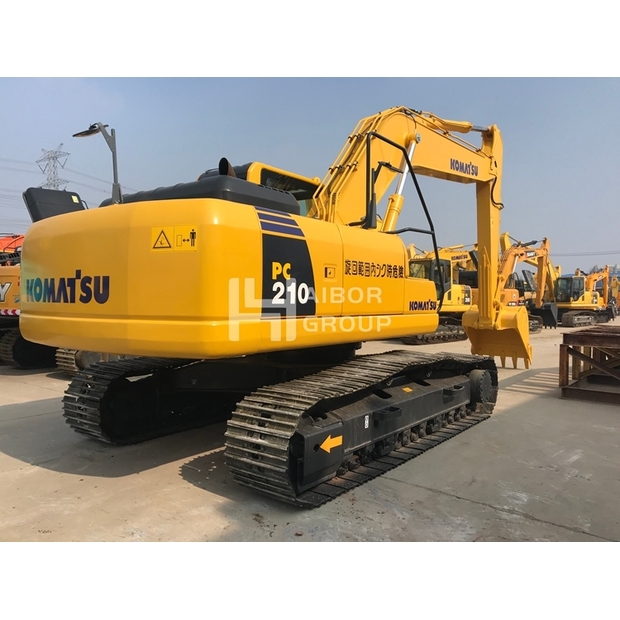 2023 Komatsu PC210-8-45110438