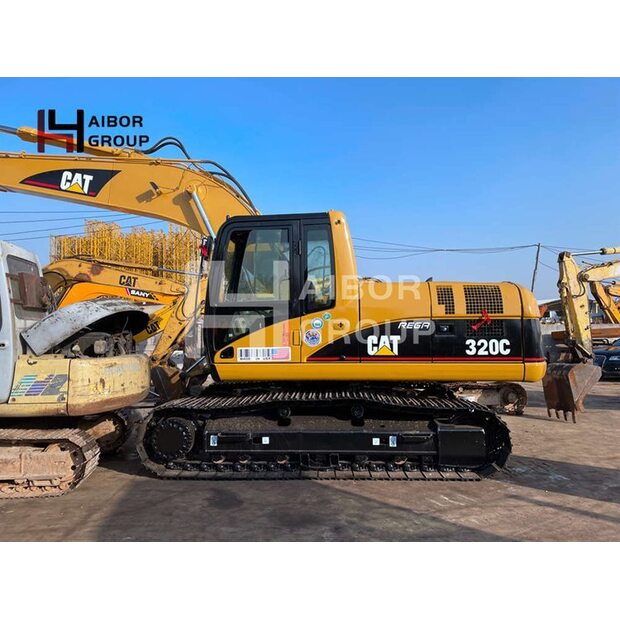 2020 Caterpillar 320C-45110445