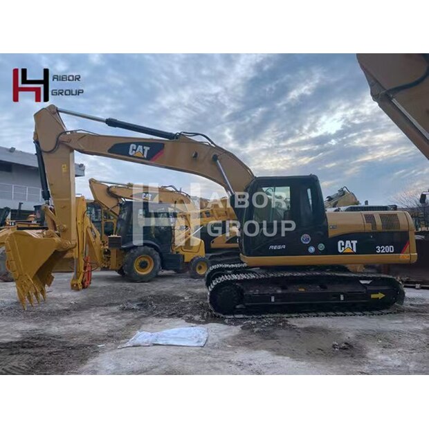 2019 Caterpillar 320D-45110458