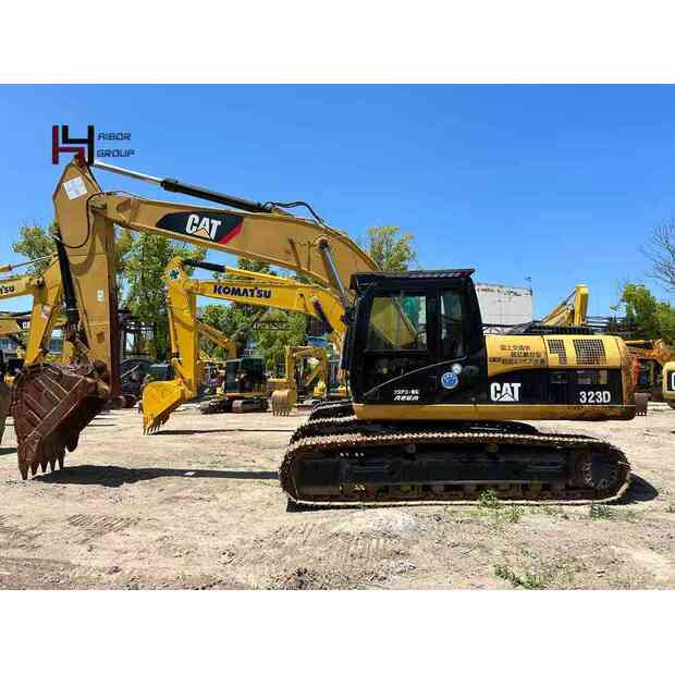 2022 كاتربيلر 323D-45110492
