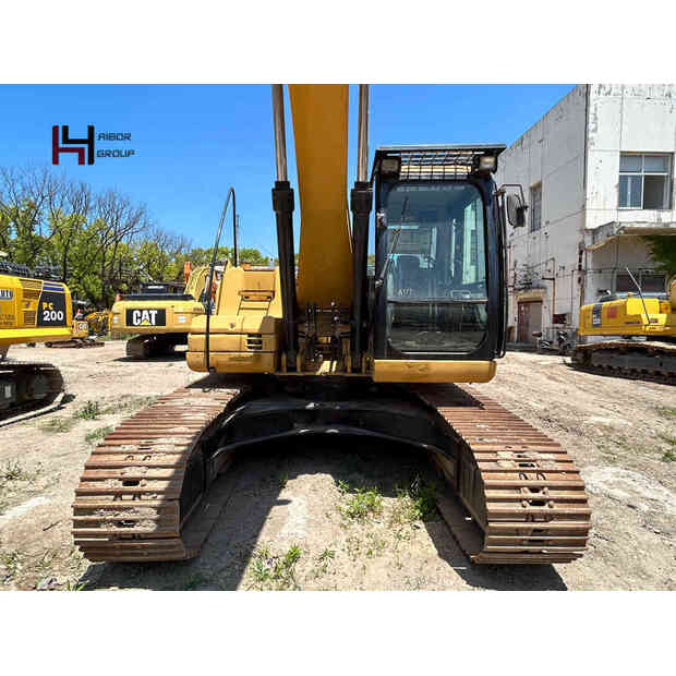 2022 كاتربيلر 323D-45110496