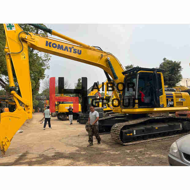 2022 Komatsu PC240-8-45110498