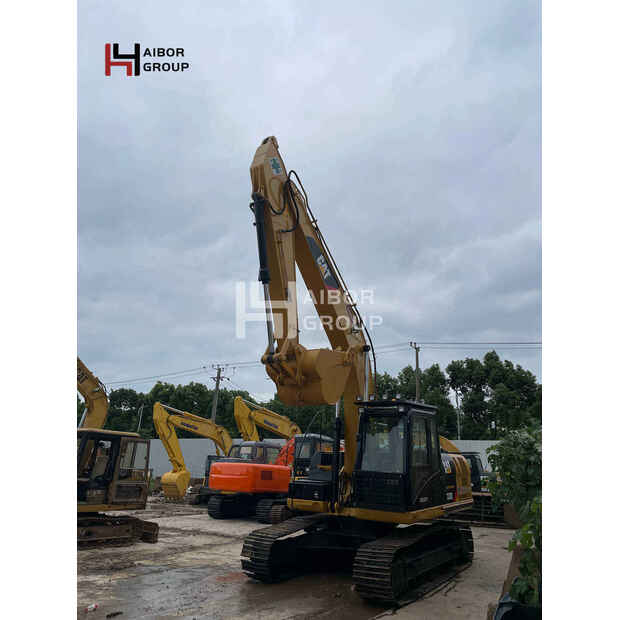 2024 Caterpillar 320D-45110561