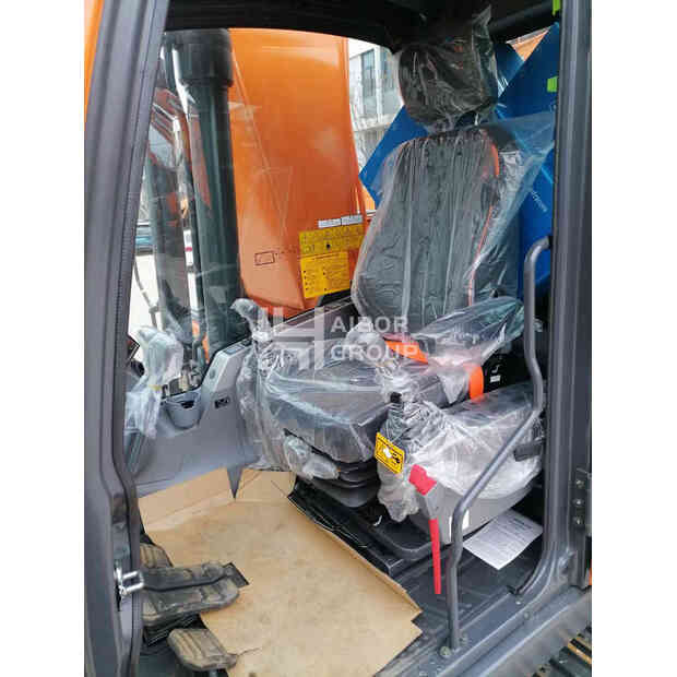 2023 دووسان DX205-45110675