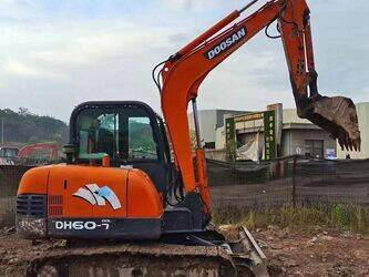 صورة ل حفارات صغيرة 2022 دايو / دوسان DH60-7