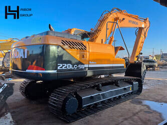 صورة ل حفارات مجنزرة 2023 هيونداي R220-9S