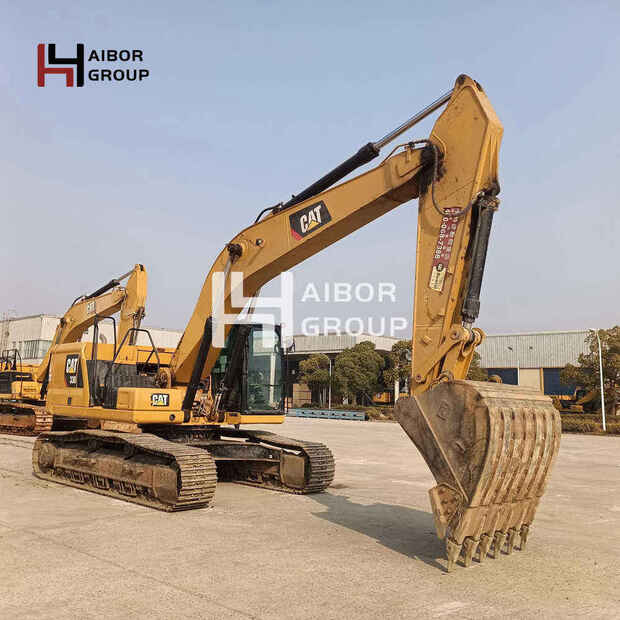 2023 Caterpillar 330-45110905