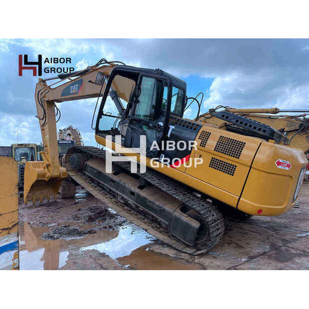 2018 Caterpillar 330D-45110988