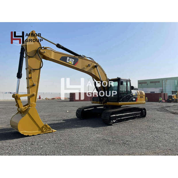 2022 كاتربيلر 330D2L-45111049