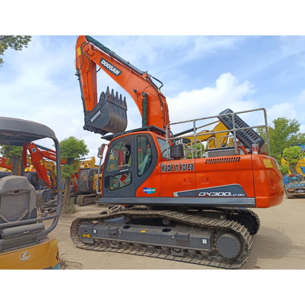 2023 Daewoo / Doosan DX300-45111164