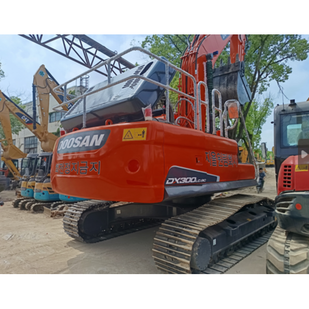 2023 Daewoo / Doosan DX300-45111166