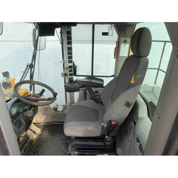 2013 فولفو L180G-45111778