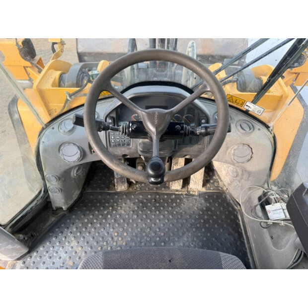 2013 فولفو L180G-45111779