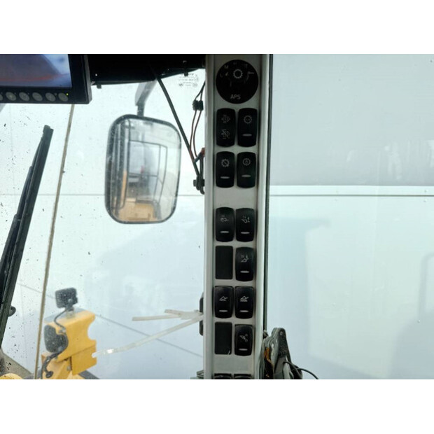 2013 فولفو L180G-45111781