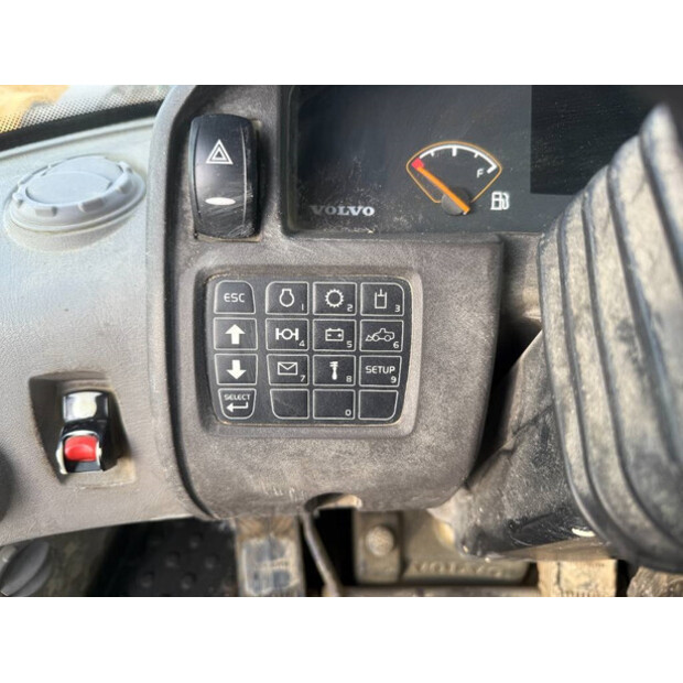 2013 فولفو L180G-45111785