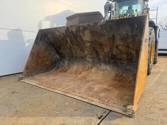 2013-volvo-l180g-1408972-45111786