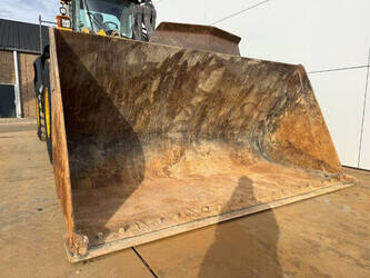 2013-volvo-l180g-1408972-45111787