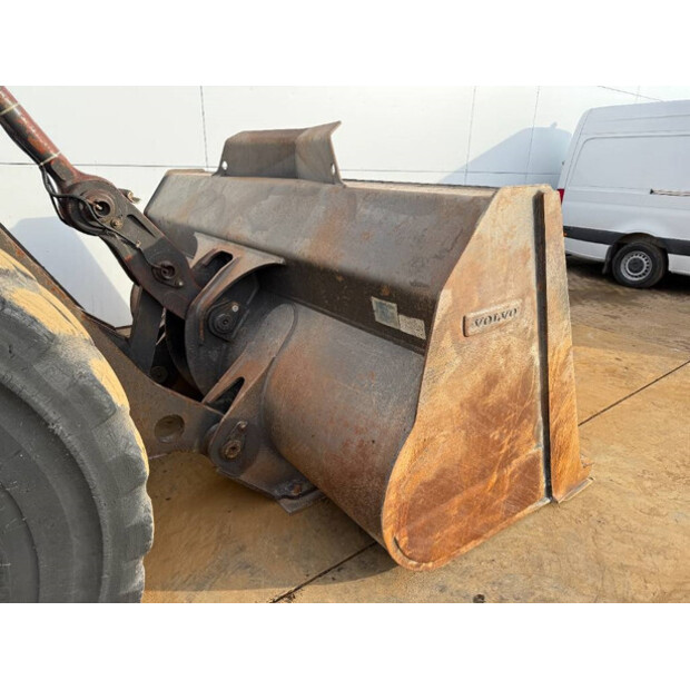 2013 فولفو L180G-45111789