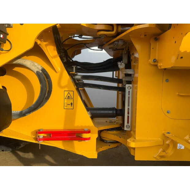 2013 فولفو L180G-45111792