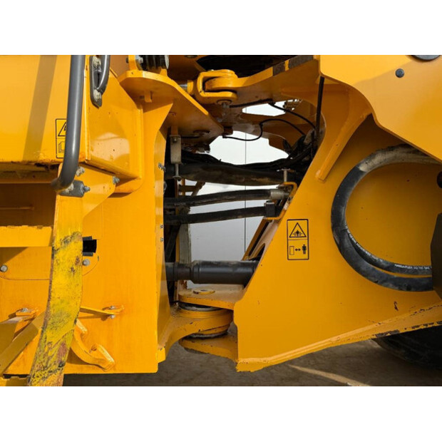 2013 فولفو L180G-45111793