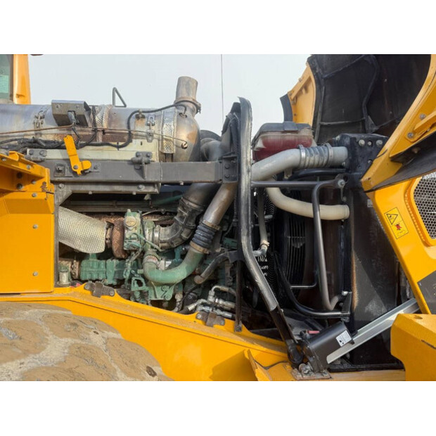 2013 فولفو L180G-45111799