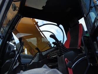 2023-hyundai-r220-9-1408993-45112585