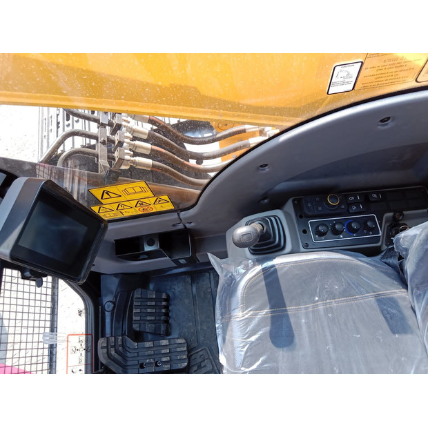 2025 JCB JS200-45112674