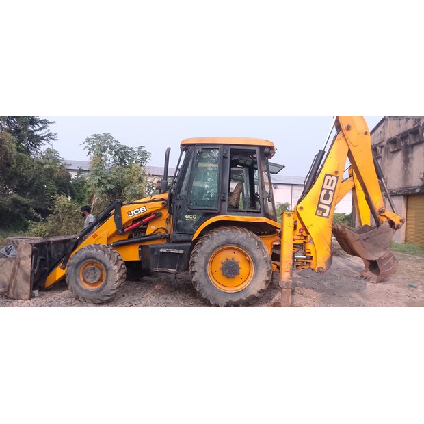 2017 جيه سي بي 3DX-45112677