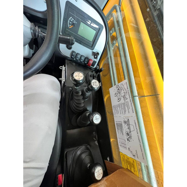 2025 جيه سي بي 530-110-45112706