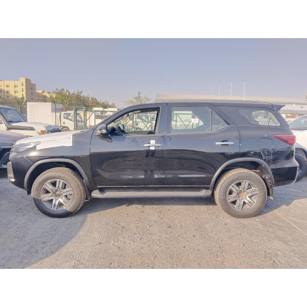 2025 Toyota FORTUNER-45112716