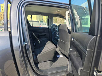 2025-toyota-hi-lux-45112732