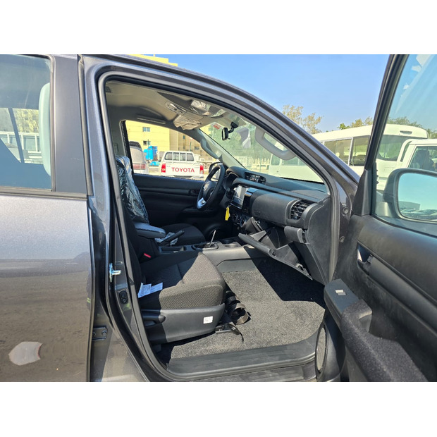 2025 Toyota HI-LUX-45112734