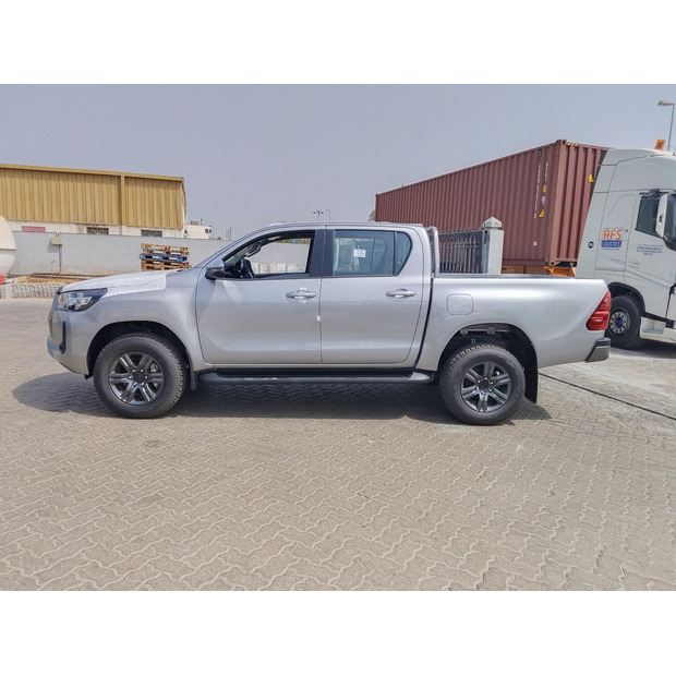 2025 Toyota Hilux-45112845