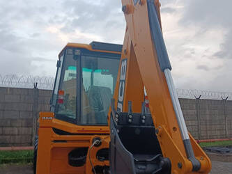 2024-jcb-3dx-1409030-45112932