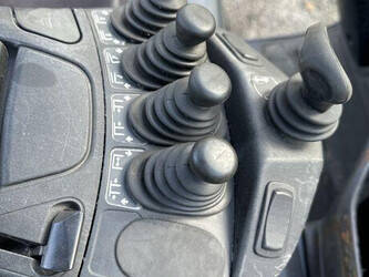 2018-linde-e30h-01-45113090