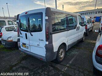 2005-renault-trafic-1409156-45127813
