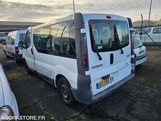 2005-renault-trafic-1409156-45127816