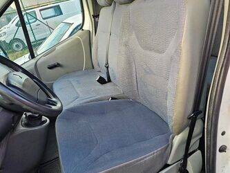 2005-renault-trafic-1409156-45127817